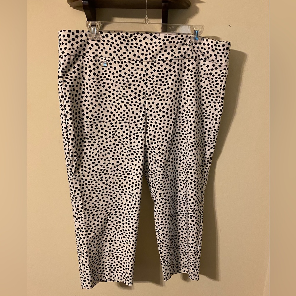 NWT ALFANI PLUS Dress Capris